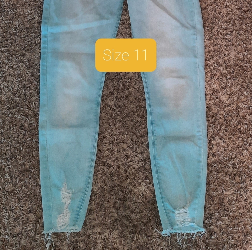 Jeans - Picture 2 of 2